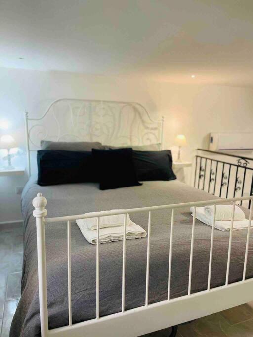 Bella Sicilia Apartment ปาแลร์โม ภายนอก รูปภาพ