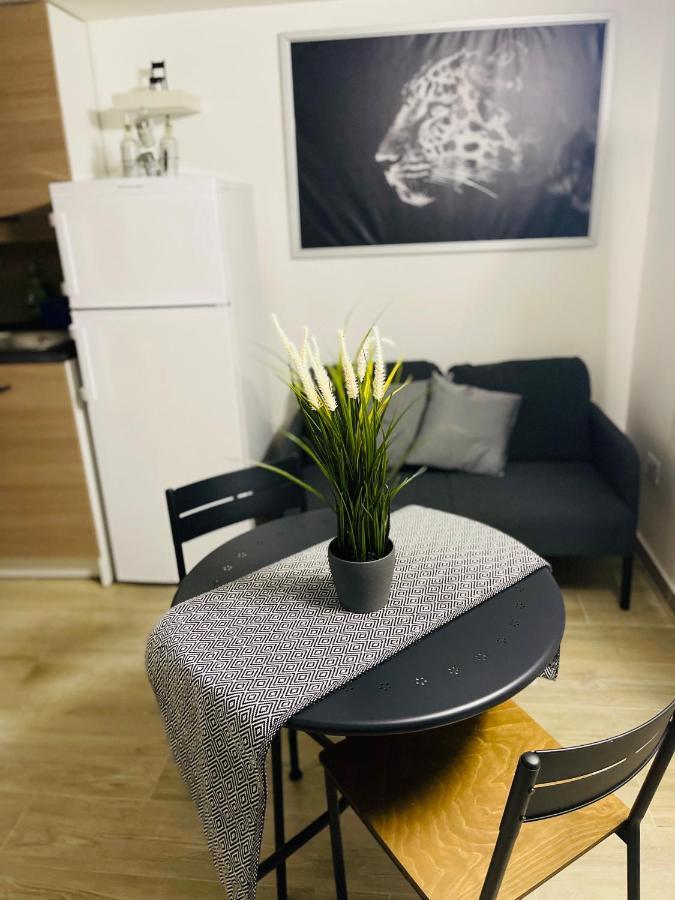 Bella Sicilia Apartment ปาแลร์โม ภายนอก รูปภาพ